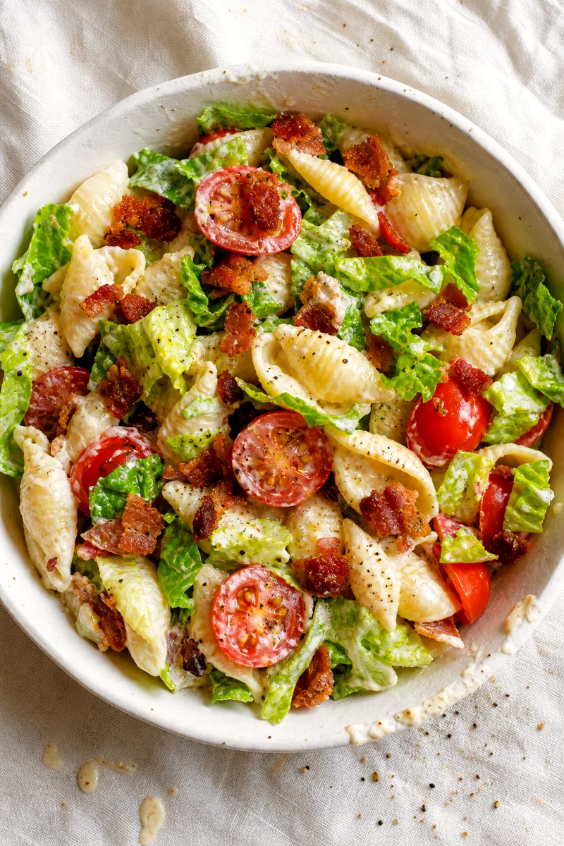 creamy-blt-pasta-salad-close-up