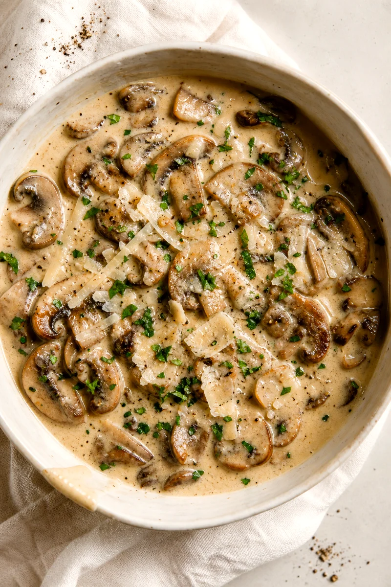 creamy-mushroom-sauce-food-shot