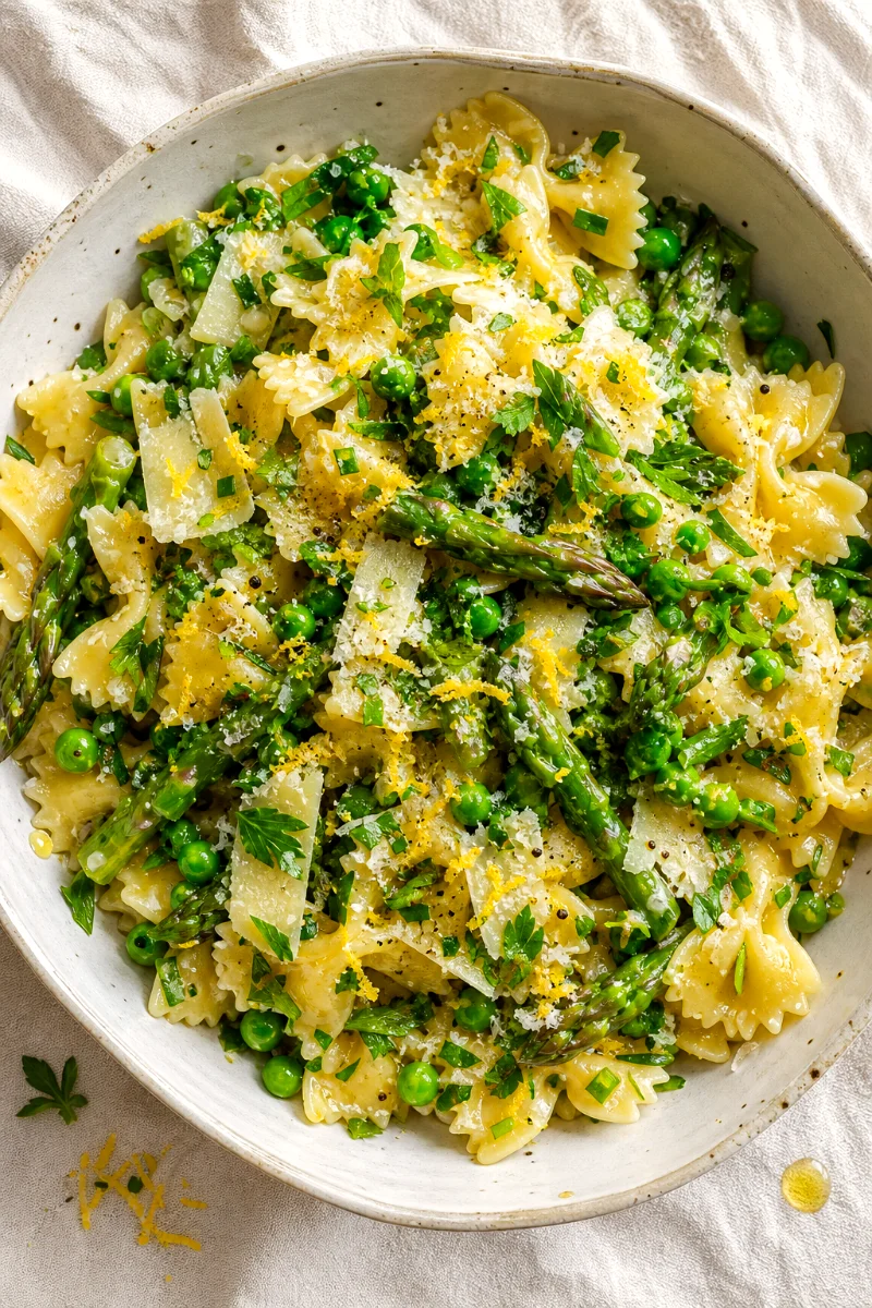 lemon-herb-spring-pasta-salad-close-up