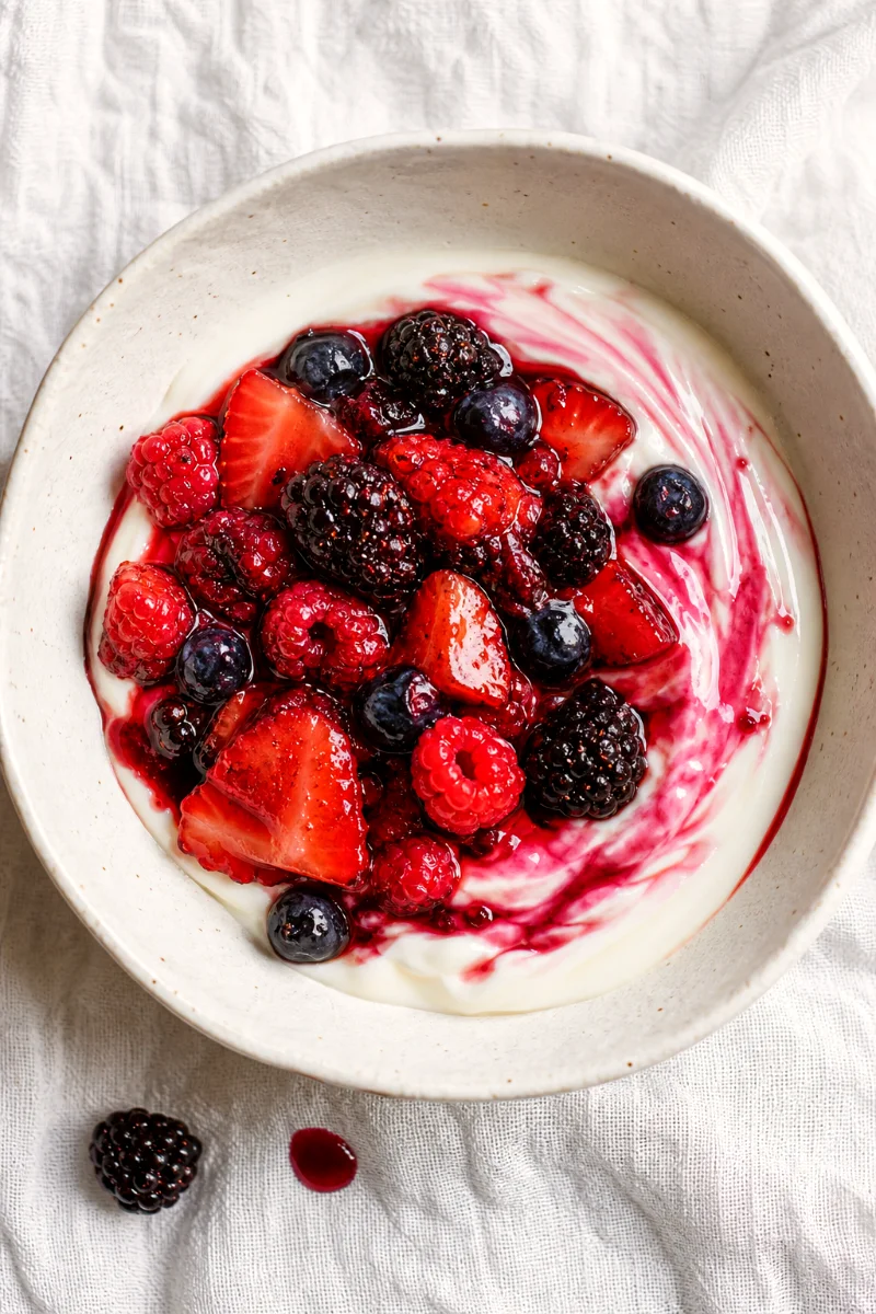 balsamic-berries-honey-yogurt-closeup
