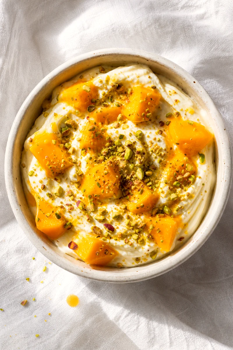 close-up-mango-tiramisu-bowl