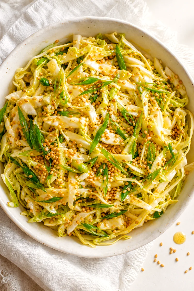 crunchy-asian-cabbage-salad-close-up