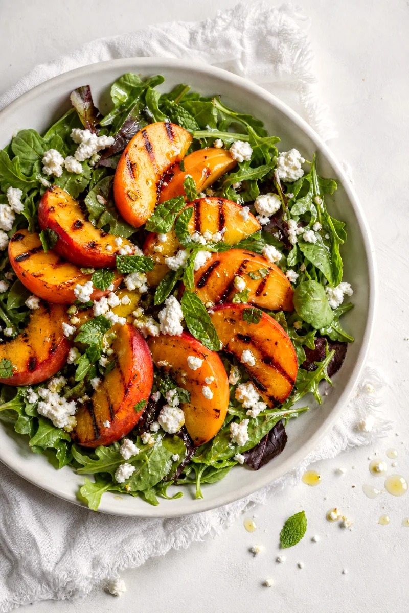 grilled-peach-feta-salad-close-up