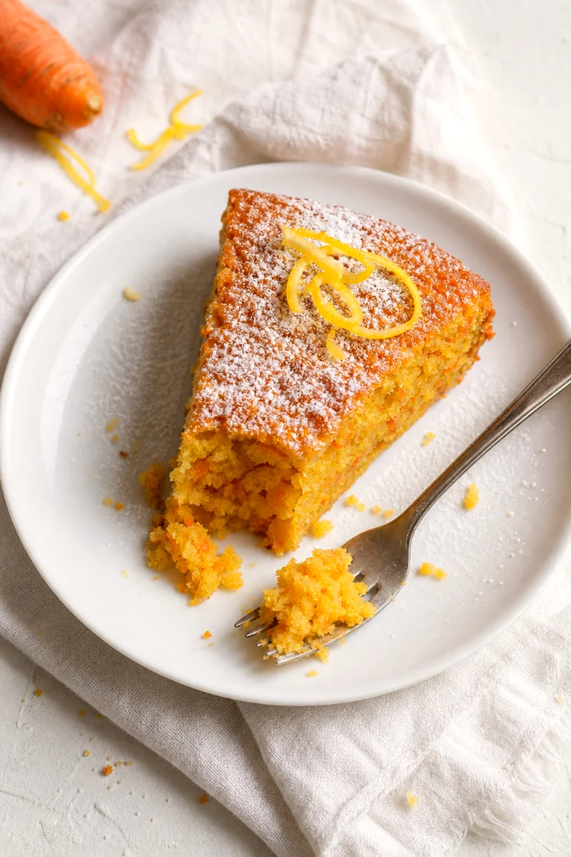 italian-carrot-cake-torta-di-carote-close-up