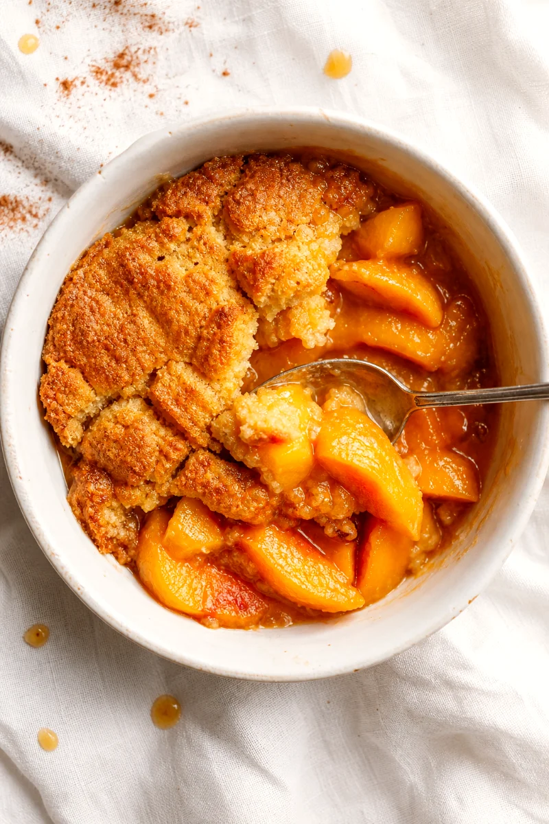 slow-cooker-peach-cobbler-food-shot