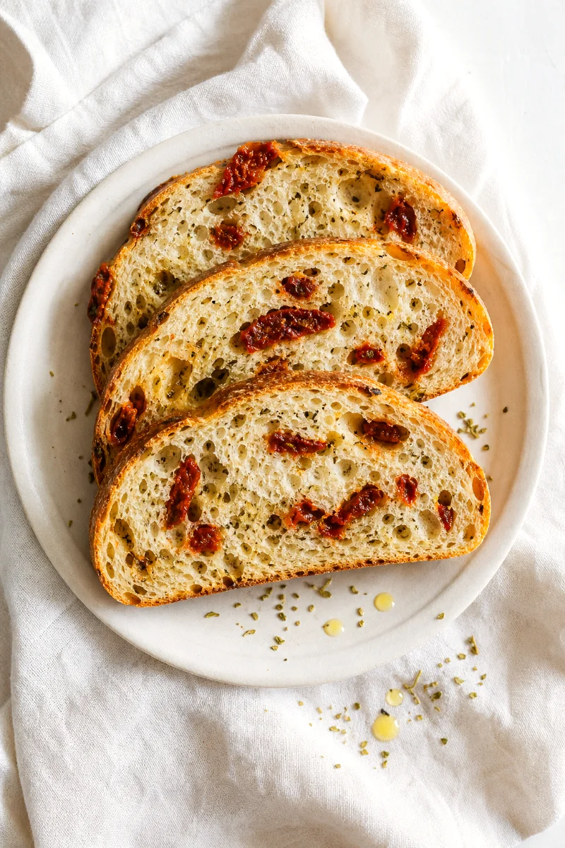 sun-dried-tomato-oregano-bread-close-up