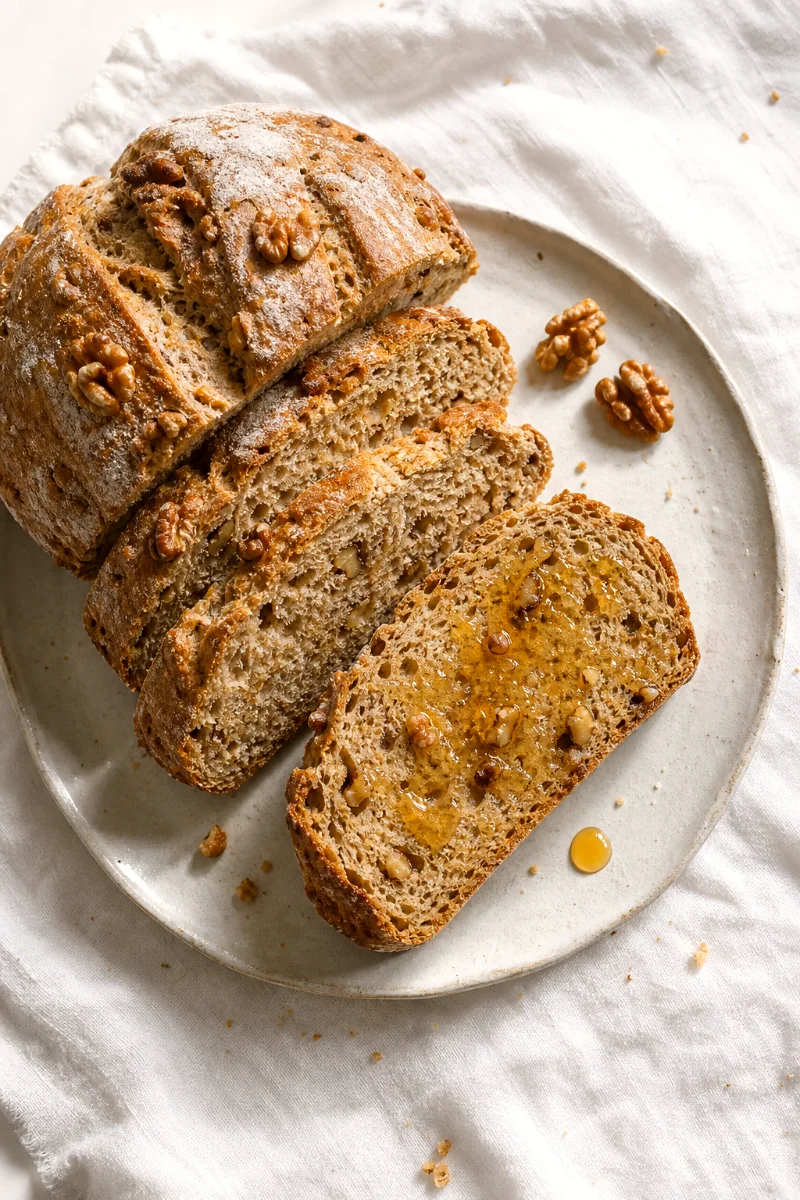 whole-grain-walnut-bread-sliced-closeup