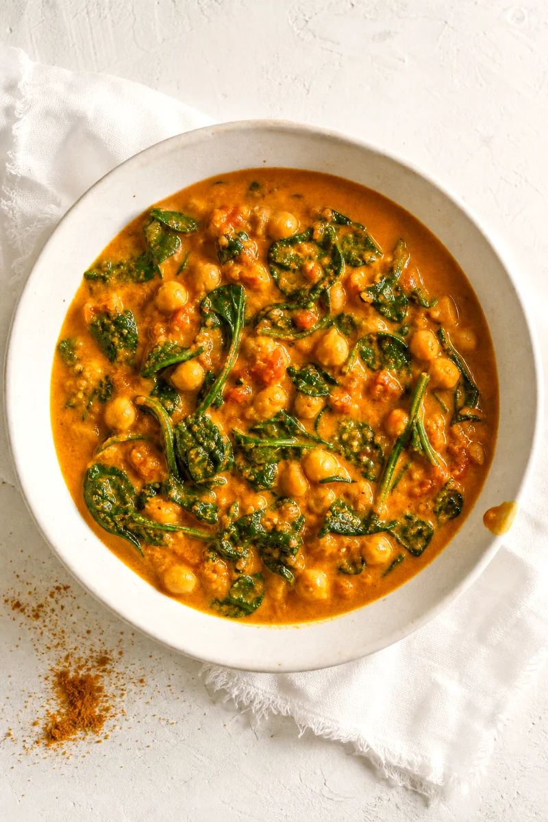 coconut-chickpea-spinach-curry-top-down