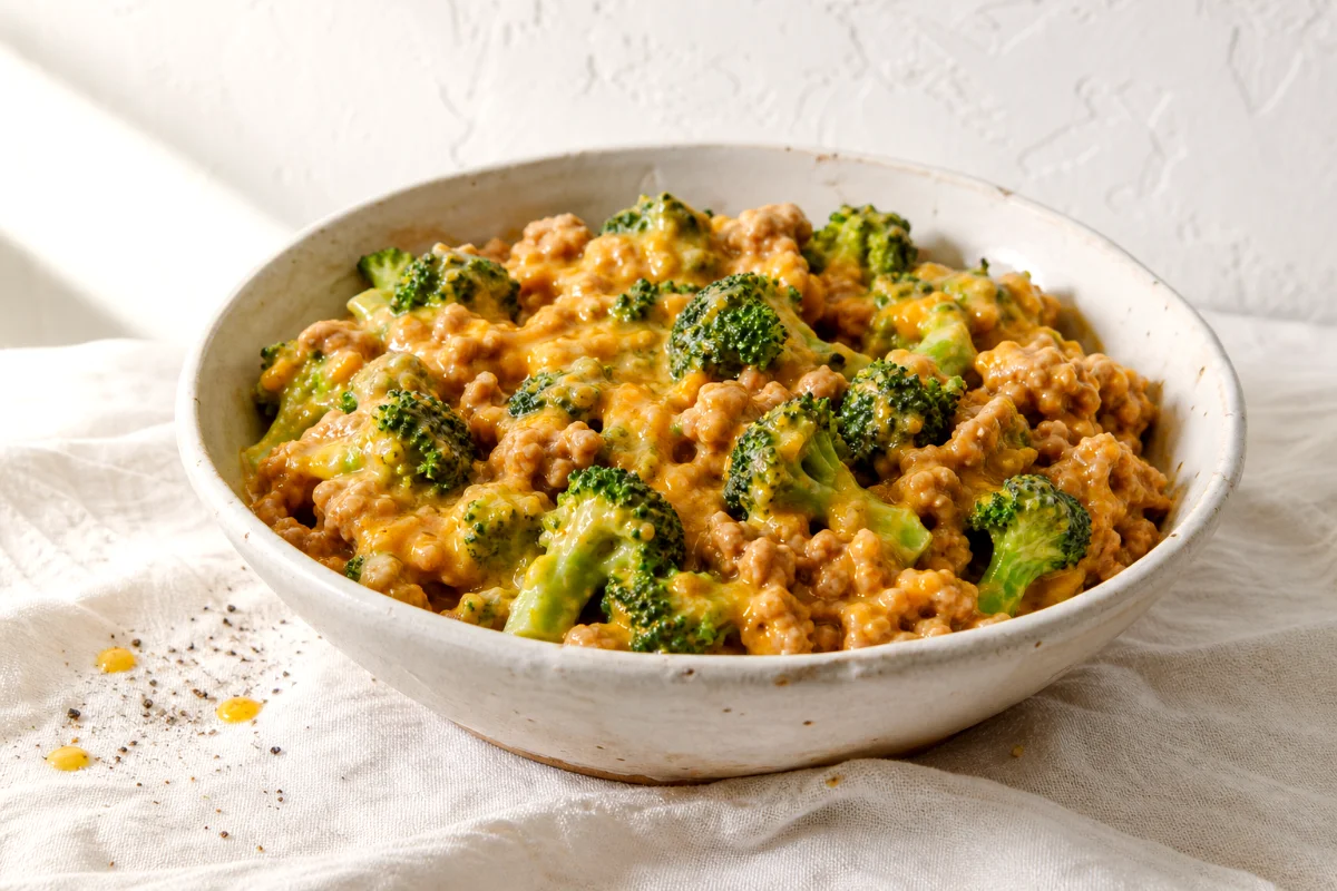 creamy-broccoli-turkey-skillet-featured
