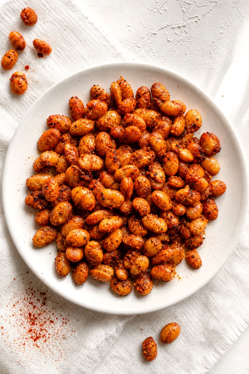 crispy-paprika-roasted-white-beans-food-shot