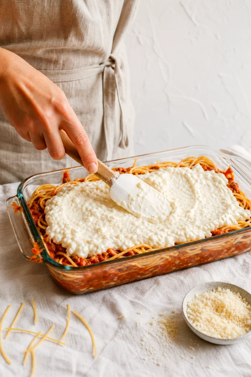 layering-million-dollar-spaghetti-casserole