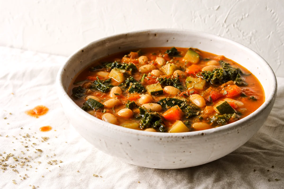 mediterranean-white-bean-vegetable-stew-featured