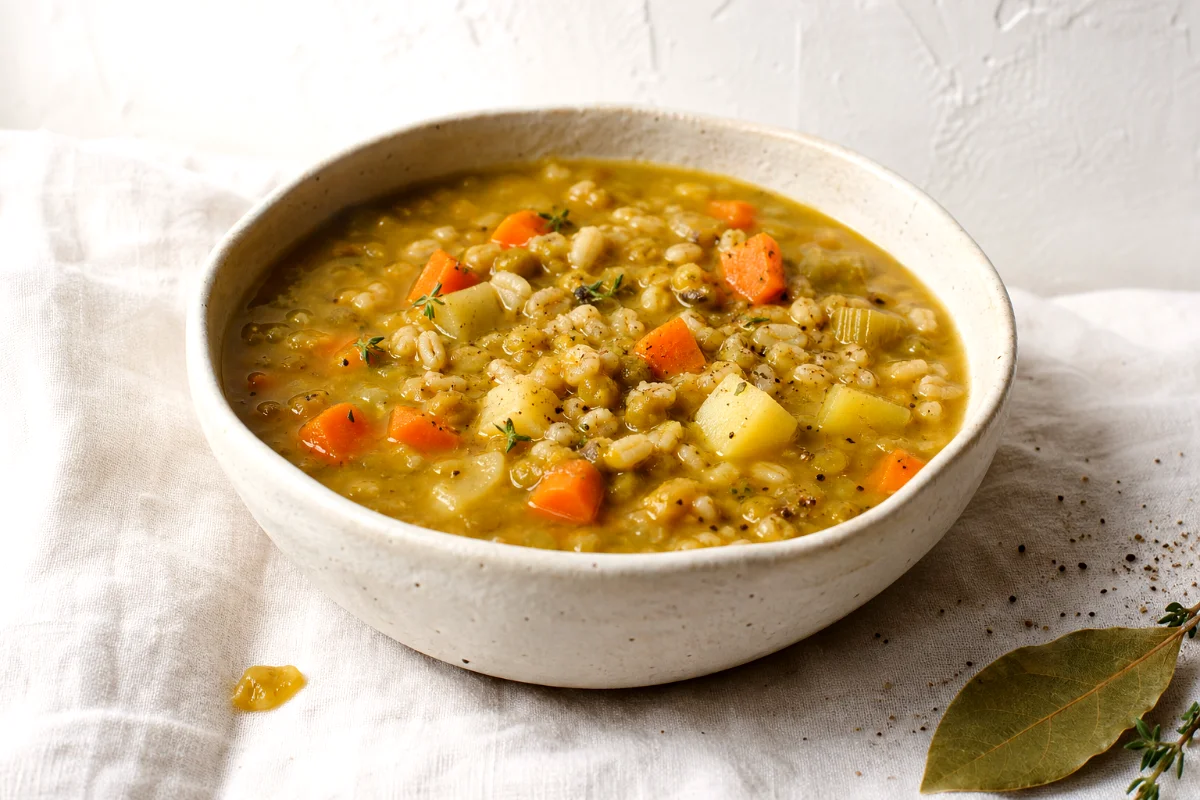 split-pea-barley-vegetable-soup-featured