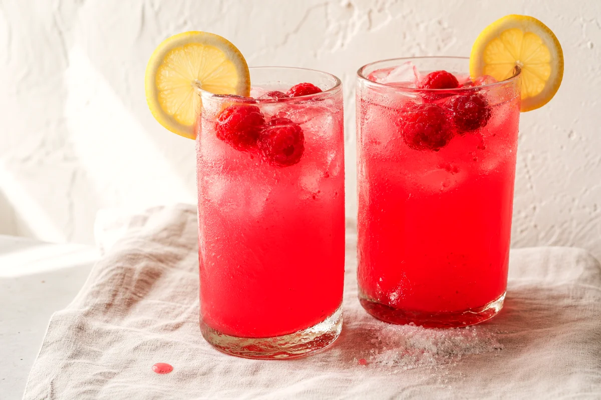 homemade-raspberry-lemonade
