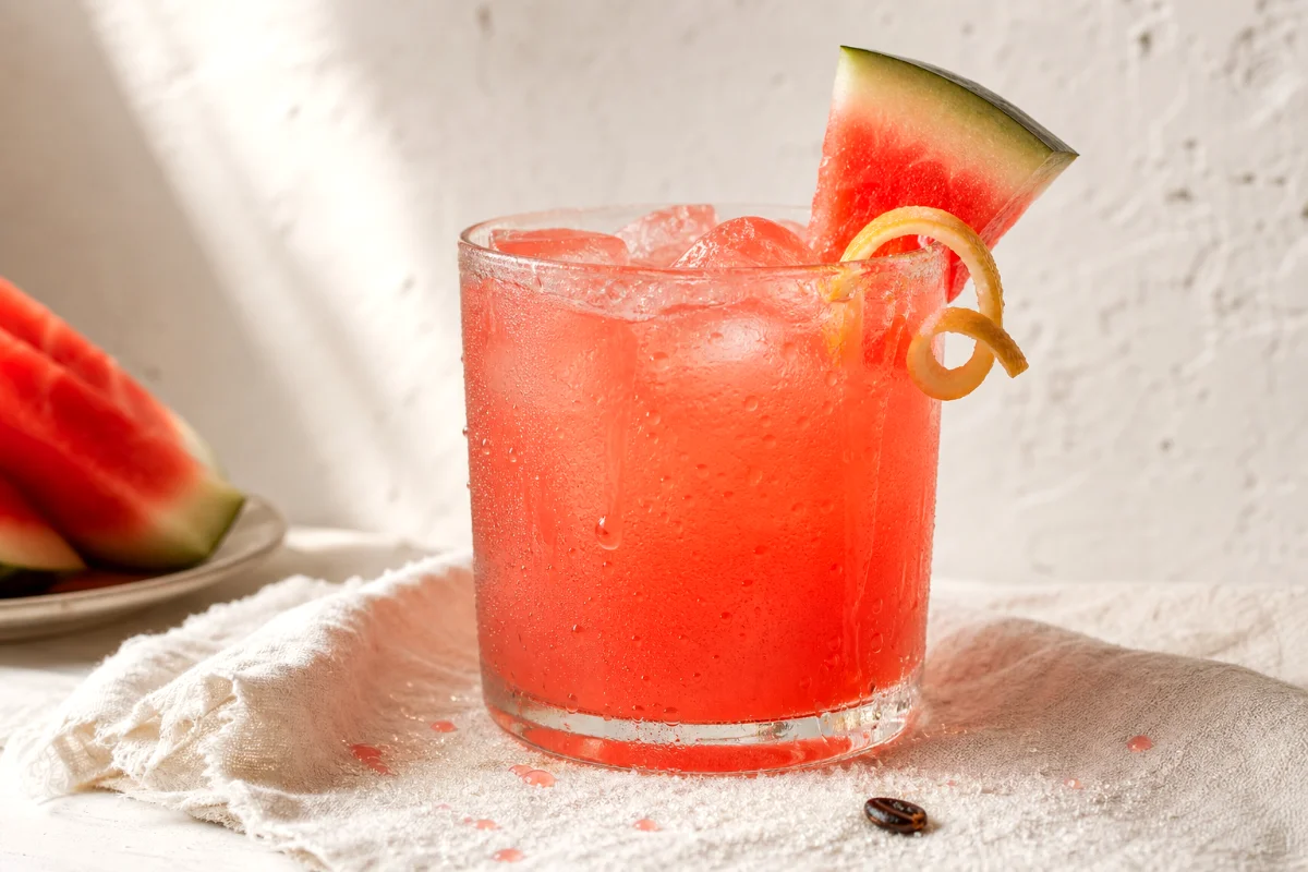 watermelon-lemonade-rustic-glass-summer-drink