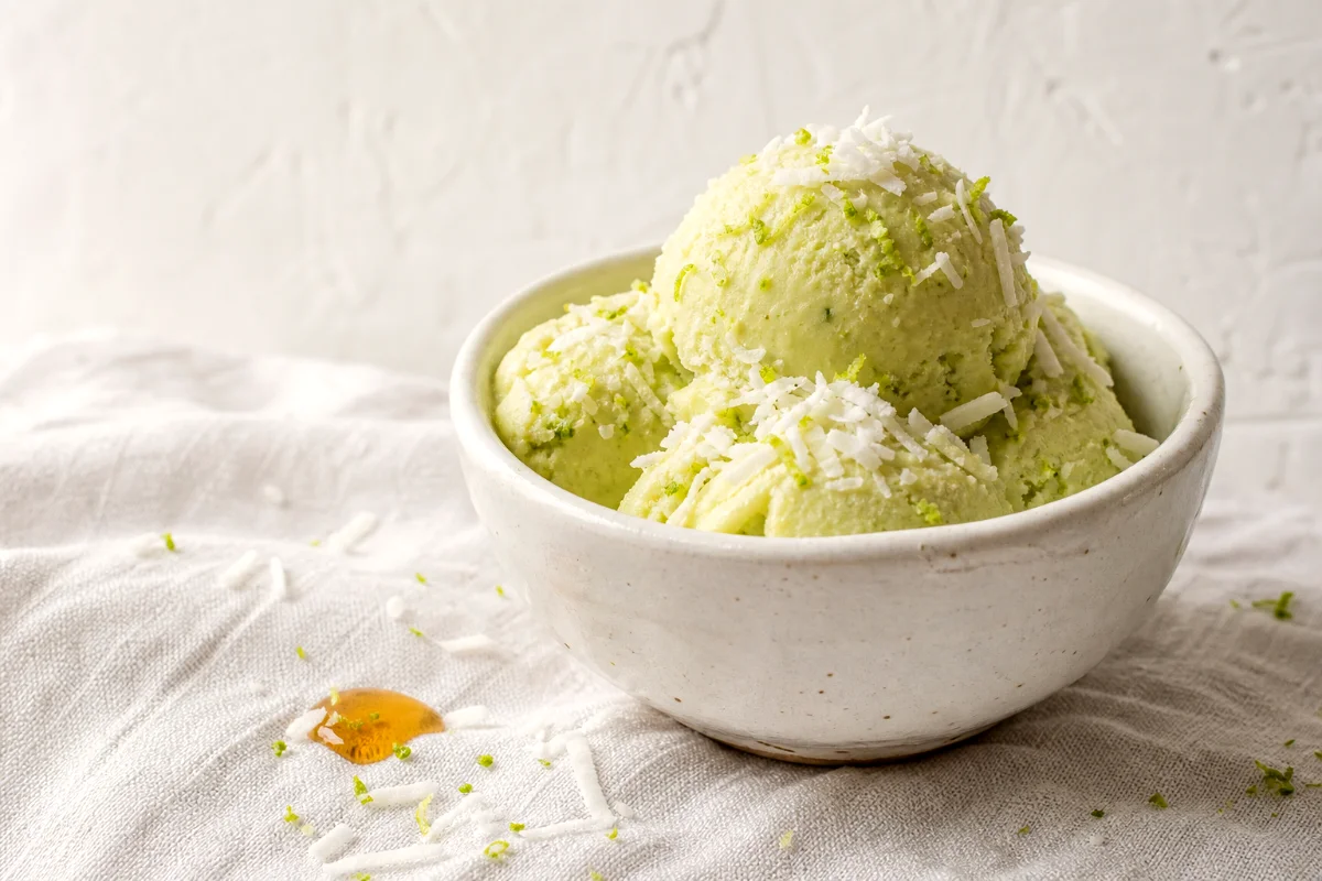 avocado-coconut-ice-cream-featured