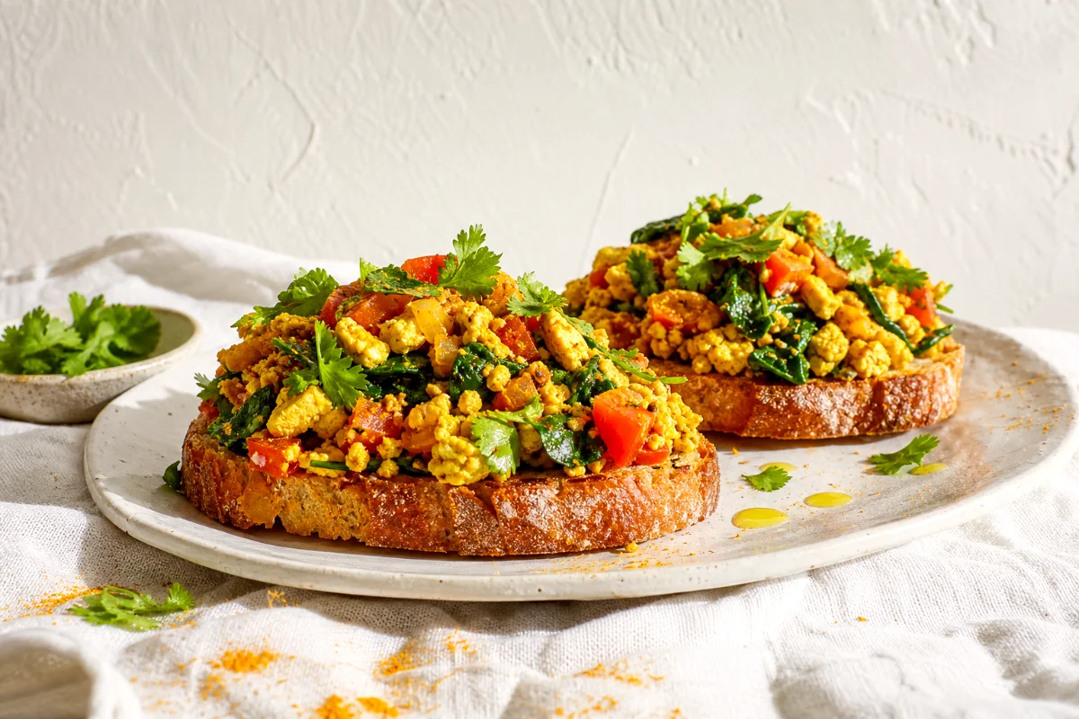 paneer-bhurji-breakfast-toast-featured